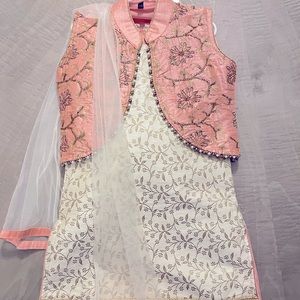 Size 26 little girls Punjabi suit